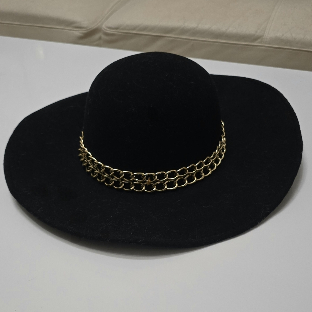 Black Wool Hat With Gold Chain